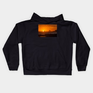 Sunset Over Glasshouse Mountains Kids Hoodie